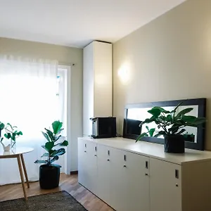 ** Affittacamere Flora Inn, Scotti's House - Due Passi In Centro Italia